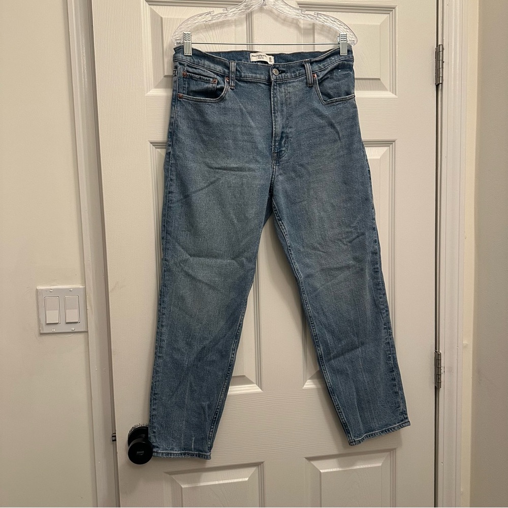 Abercrombie & Fitch Mom Jean
